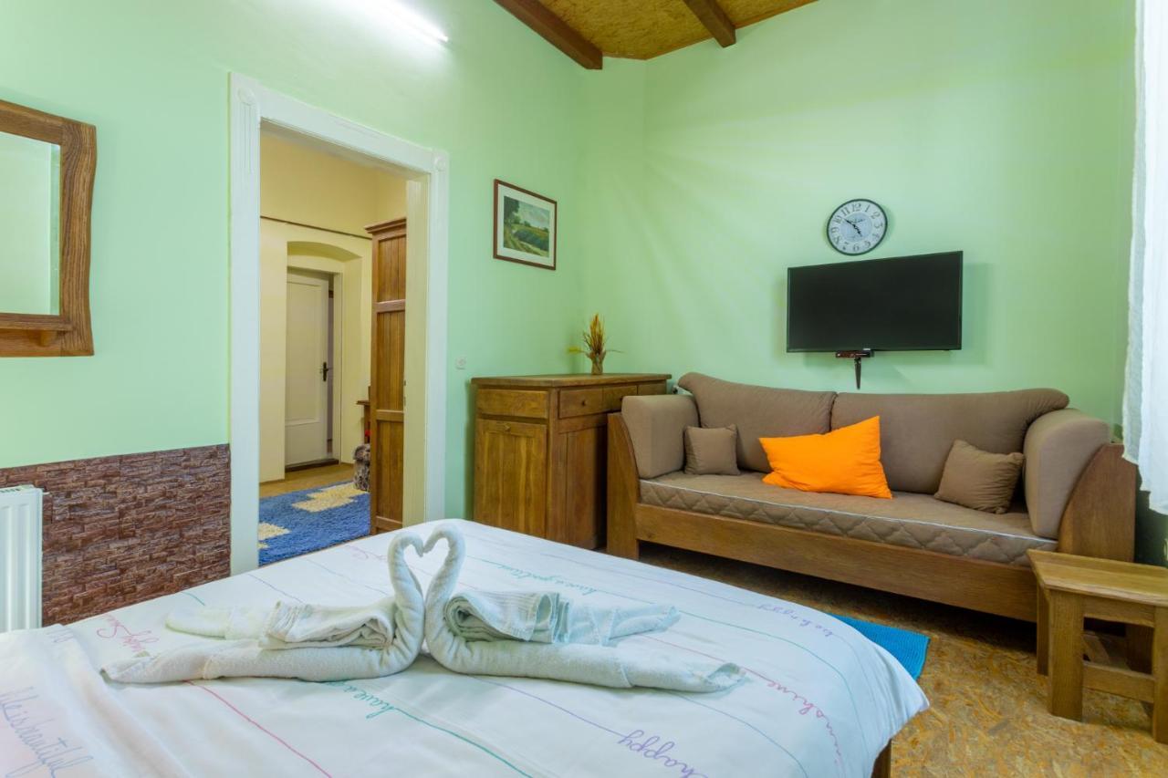 Kuca Za Odmor Baranjski Dvori Hotell Zmajevac Exteriör bild
