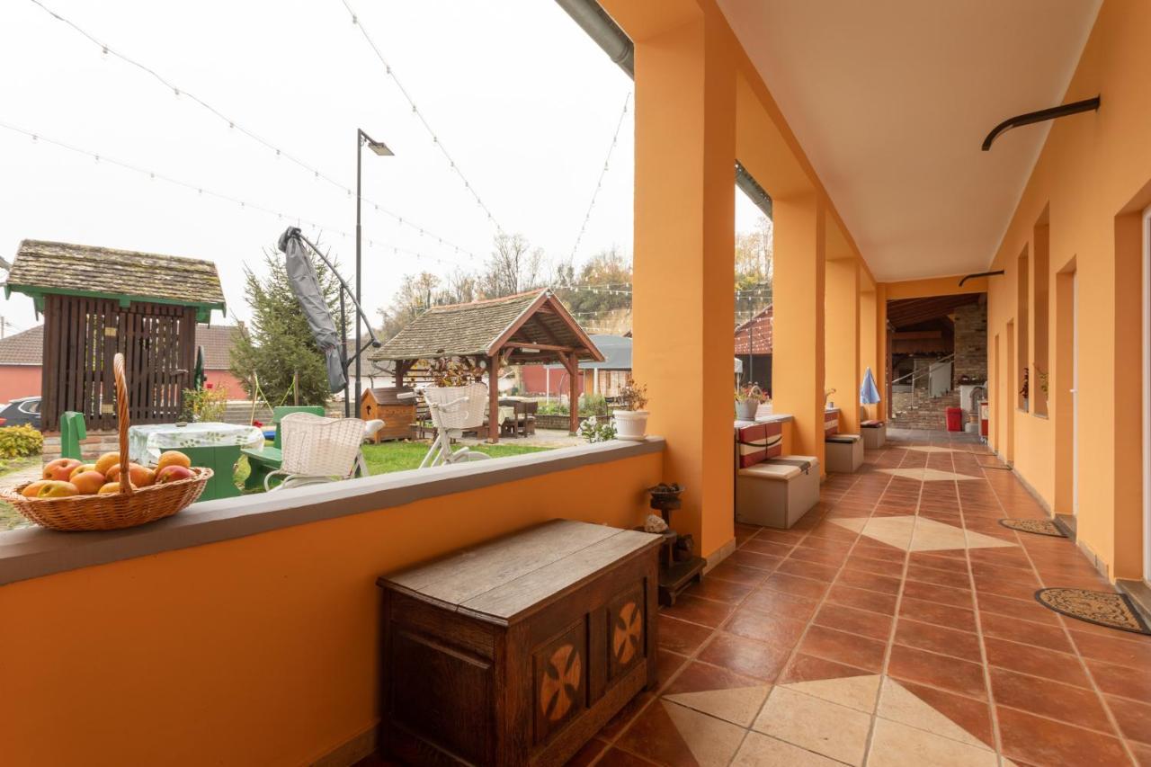 Kuca Za Odmor Baranjski Dvori Hotell Zmajevac Exteriör bild