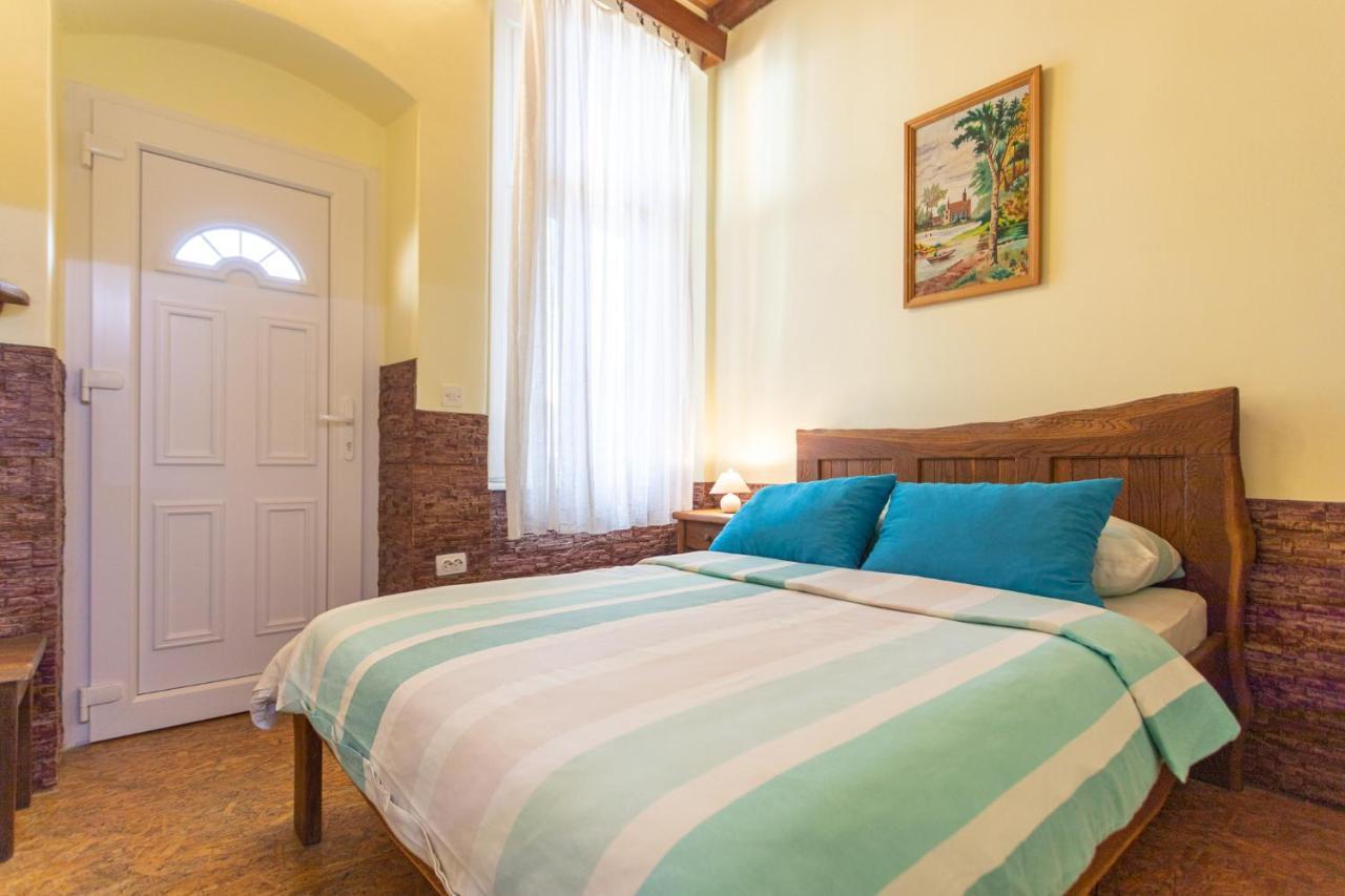 Kuca Za Odmor Baranjski Dvori Hotell Zmajevac Exteriör bild