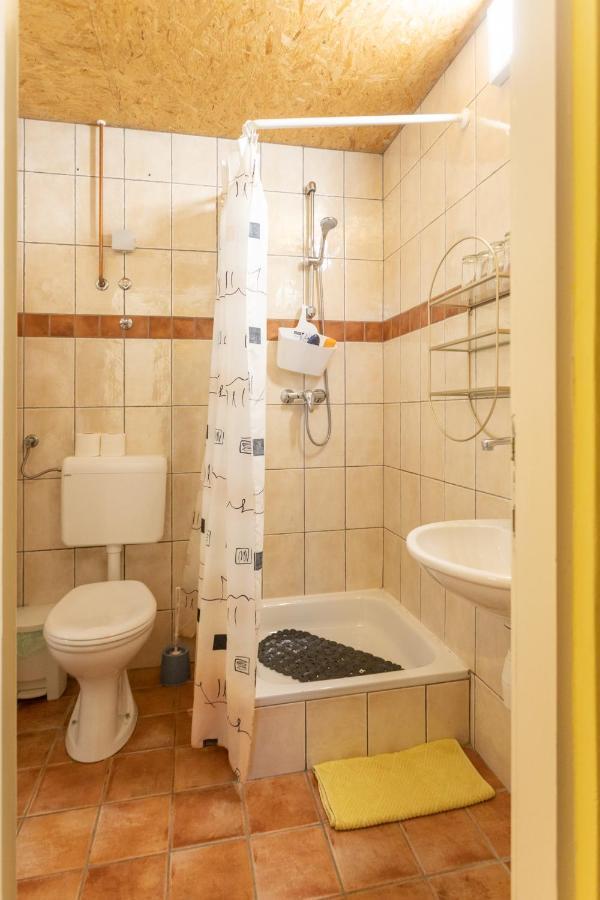 Kuca Za Odmor Baranjski Dvori Hotell Zmajevac Exteriör bild