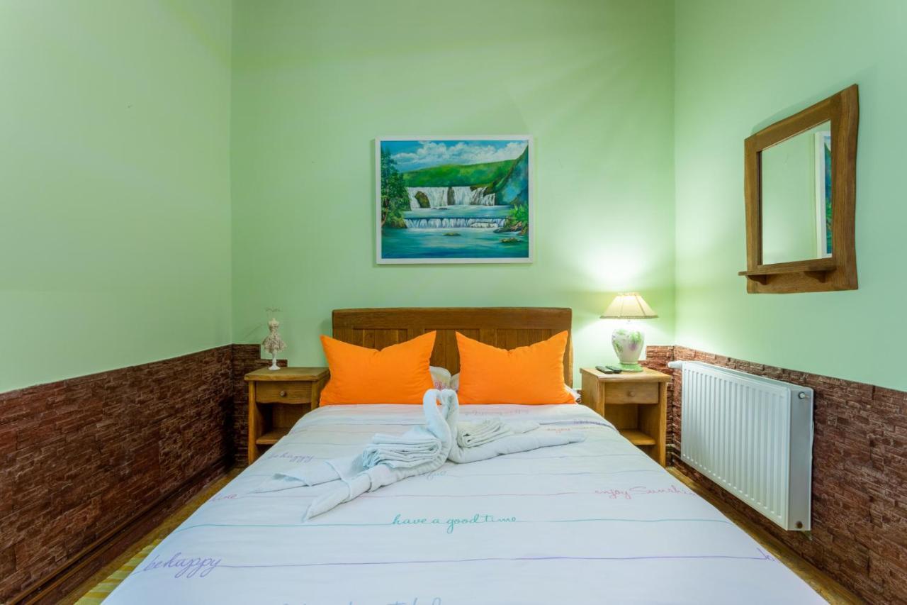 Kuca Za Odmor Baranjski Dvori Hotell Zmajevac Exteriör bild